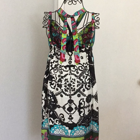 Single Dress - Picture 3 of 3